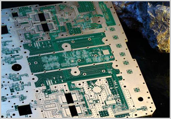 PCB線(xiàn)路板制作全過(guò)程解析.jpg